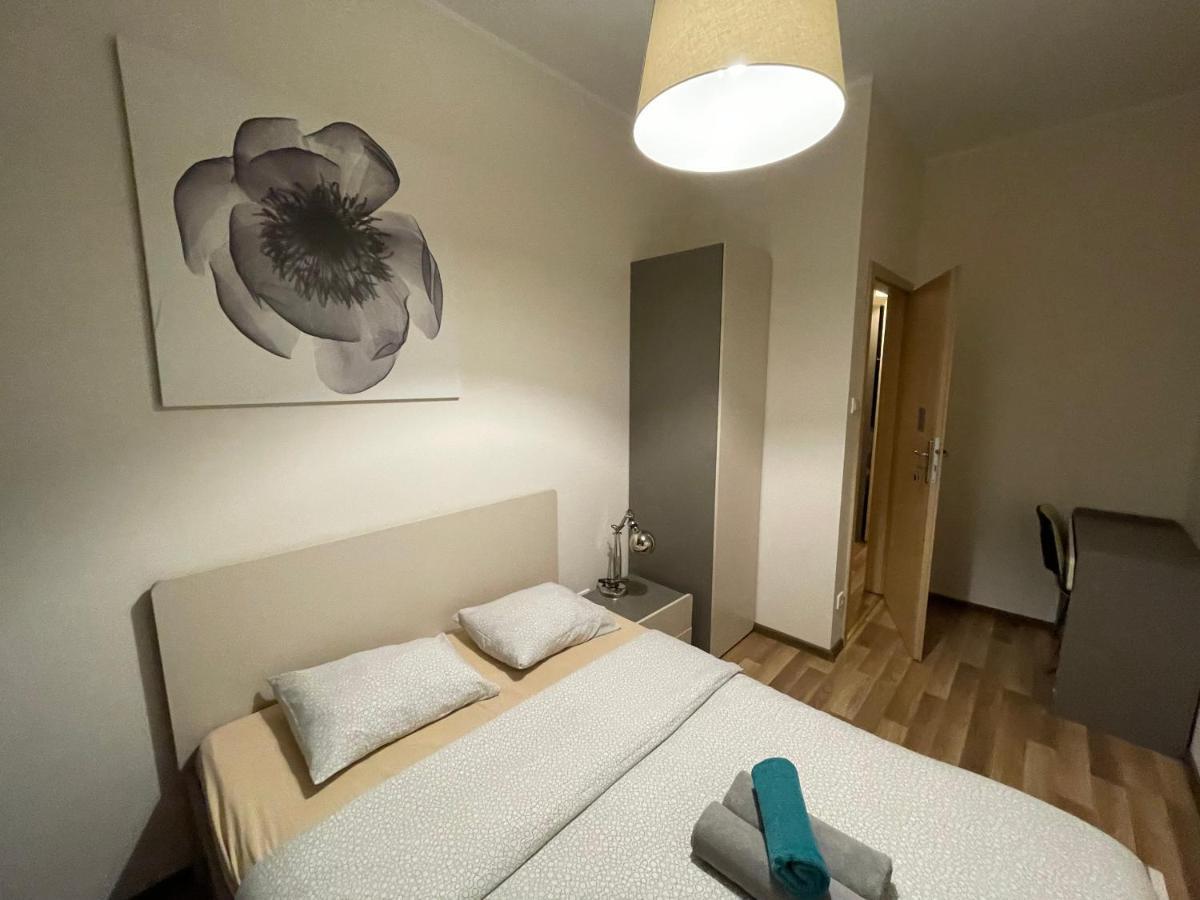 Lullaby Private Rooms พอซนาน ภายนอก รูปภาพ